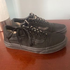 All black old skool vans